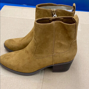 Old Navy Tan Faux Suede Western Ankle Boots Women's Size 9.5 NWT